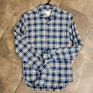 American Eagle long sleeve button up
